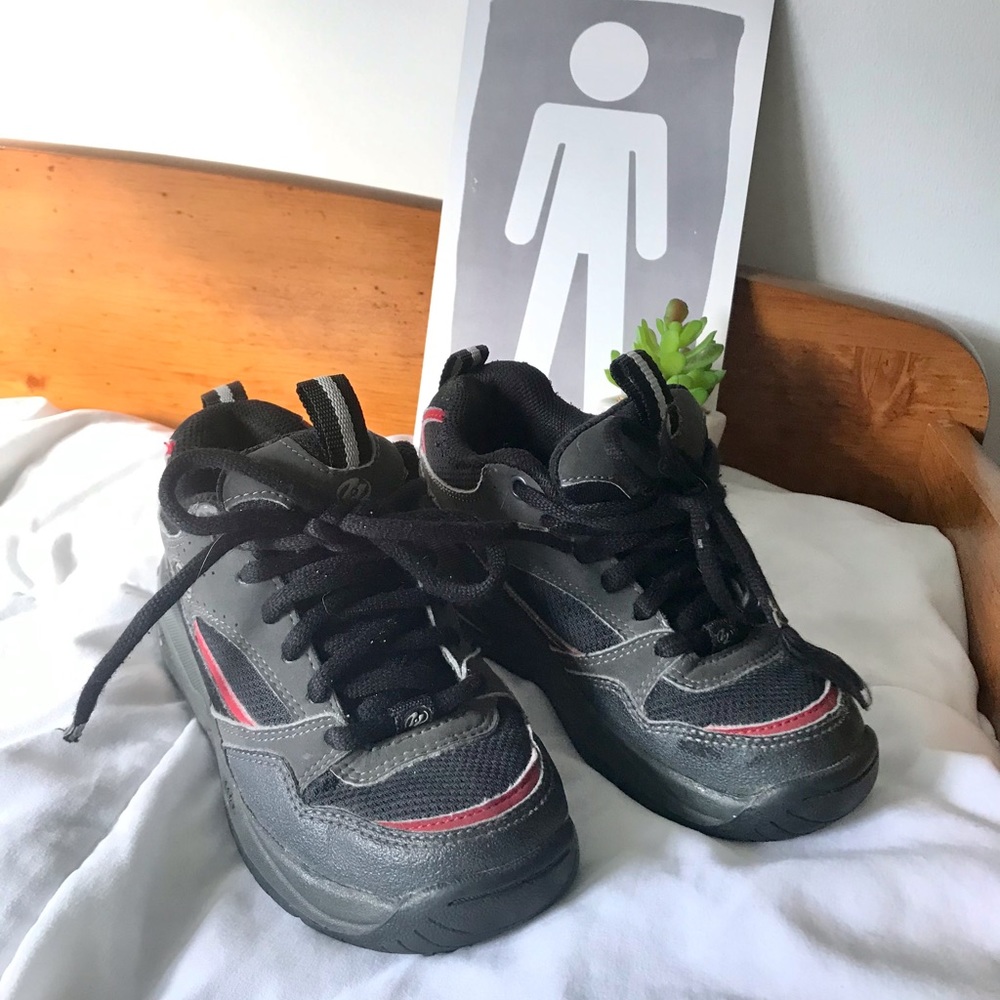 Size 1 Heely skate shoes -black and red